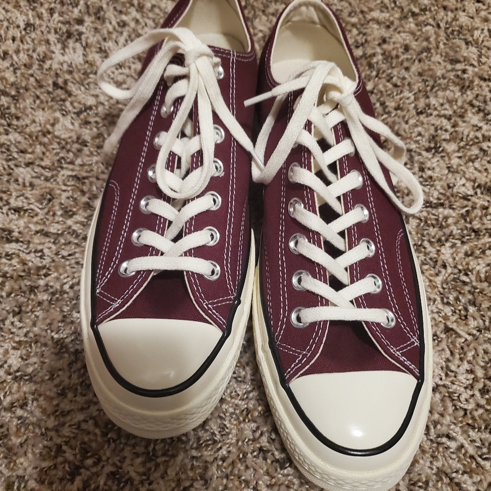 Converse Men’s Low Top Sneakers in Burgundy and Cream